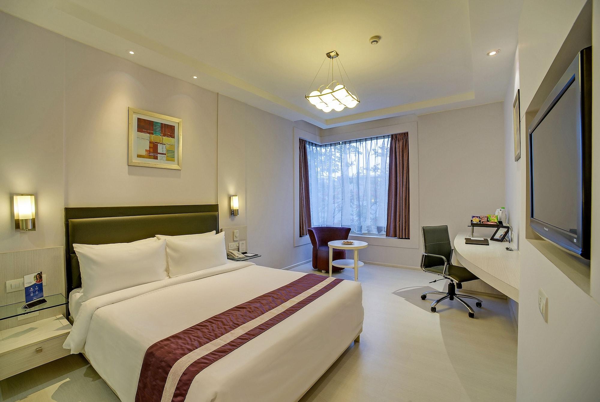 Sarovar Portico Naraina, Hotel Nueva Delhi Exterior foto